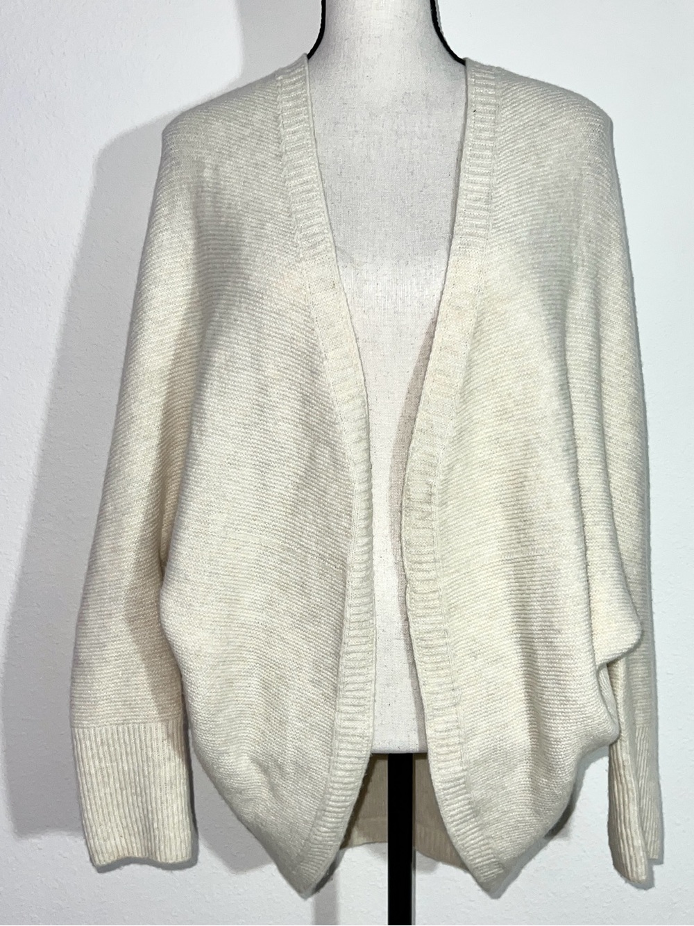 UNIQLO Cream Oversized Batwing Sleeve Open Front Slouchy Cardigan M